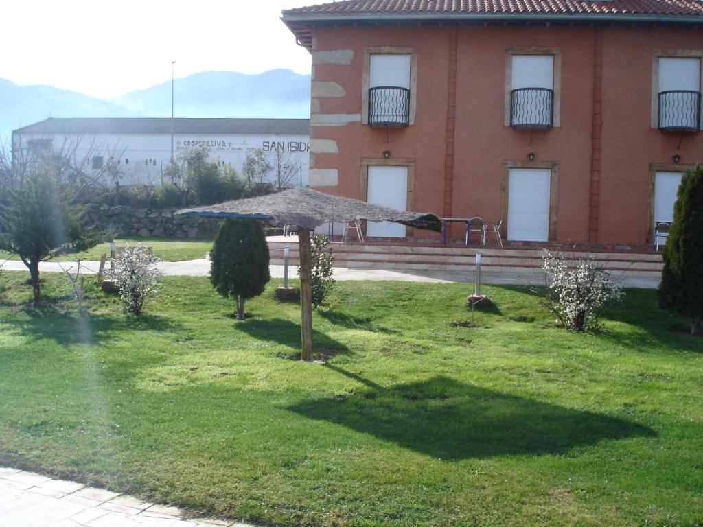 Posada Tresmentiras الديانويفا ديل كامينو المظهر الخارجي الصورة